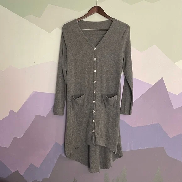 • oversized charcoal cardigan by alaster queen • - Picture 5 of 7